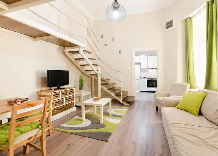 Downtown Greenie Home